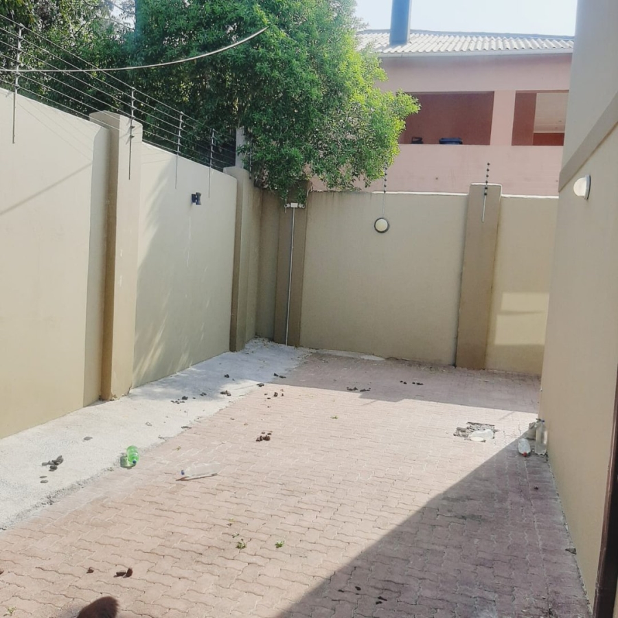 7 Bedroom Property for Sale in Amalinda Eastern Cape